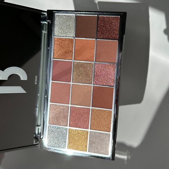 Byredo Remembrance Eyeshadow Palette Limited Edition 18 Shades Brand New Rare - Picture 2 of 16